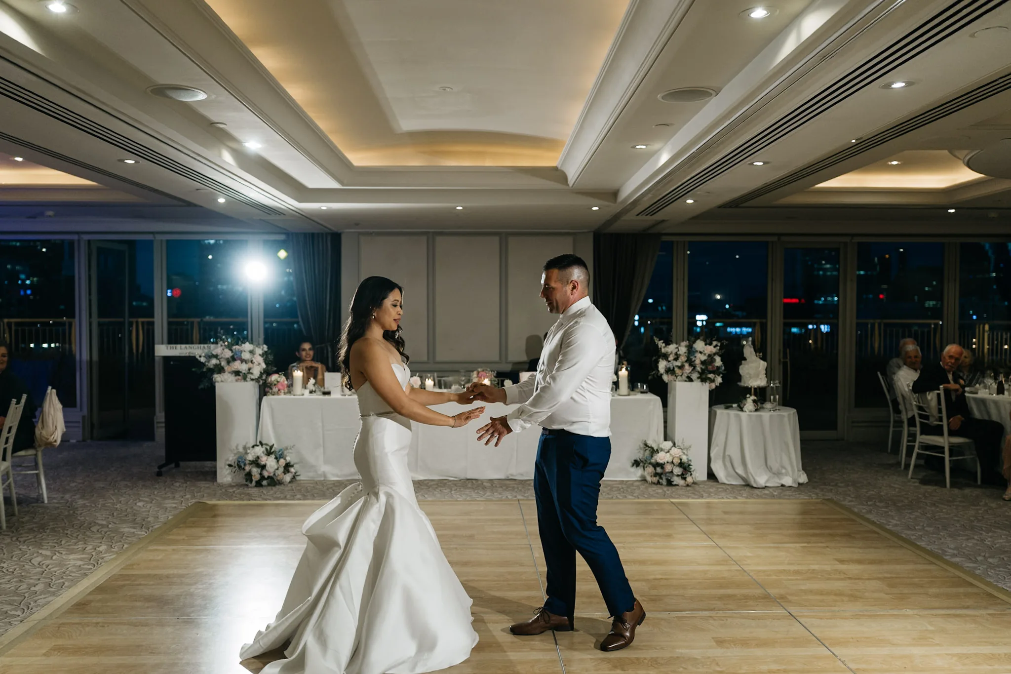 A wide view of Che and Rob's first dance